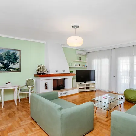 Cozy Penthouse * Thessaloniki